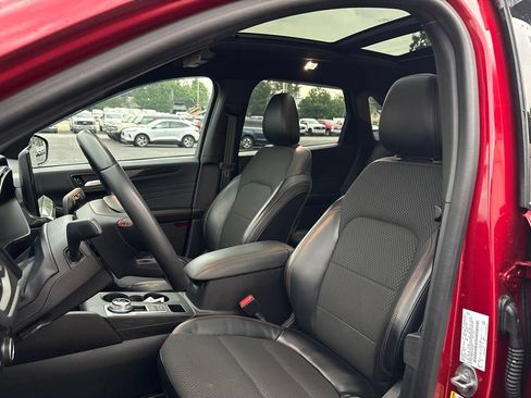Used 2023 Ford Escape ST-Line w/ Tech Pack #1 AWD/4WD image 7