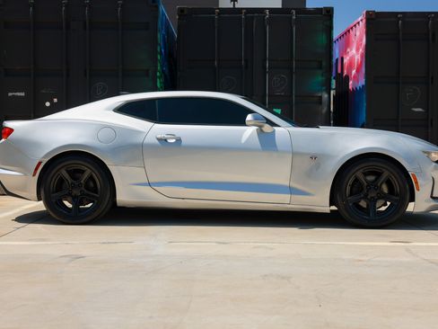 Used 2019 Chevrolet Camaro LT RWD image 17