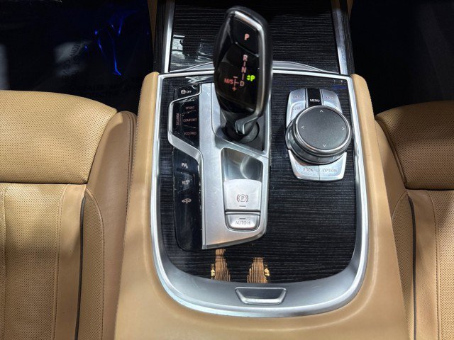 Used 2016 BMW 750i xDrive AWD/4WD image 25