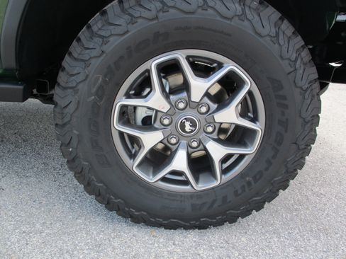New 2025 Ford Bronco Badlands image 9