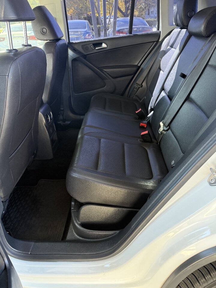 Used 2016 Volkswagen Tiguan S FWD image 11