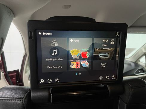 Used 2017 Chrysler Pacifica Touring-L Plus image 12