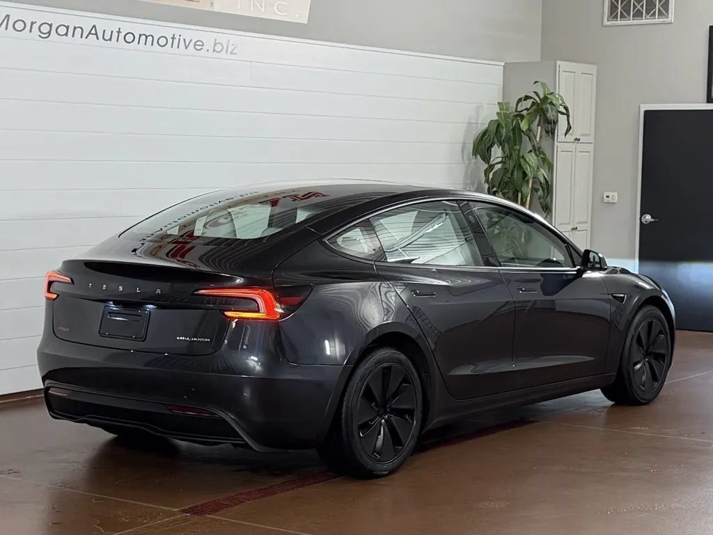 Used 2025 Tesla Model 3 Long Range AWD/4WD image 3