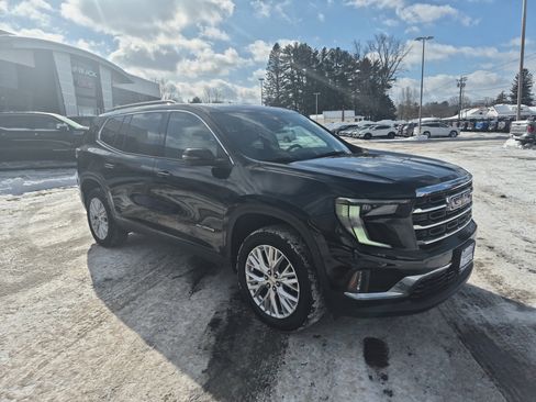 Used 2024 GMC Acadia Elevation image 8