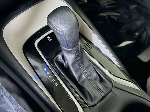 Used 2023 Toyota Corolla LE image 31