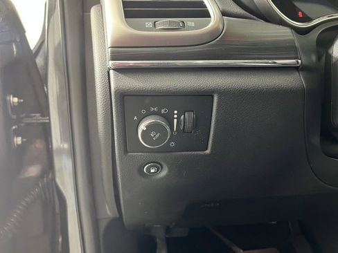 Used 2020 Jeep Grand Cherokee Limited image 19