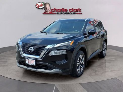 Used 2023 Nissan Rogue SV w/ SV Premium B Package FWD image 1