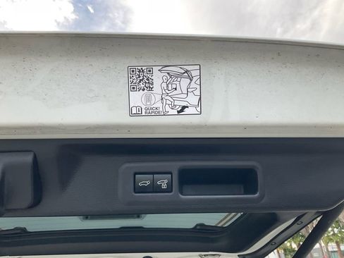 Used 2023 Toyota Sequoia Limited image 10