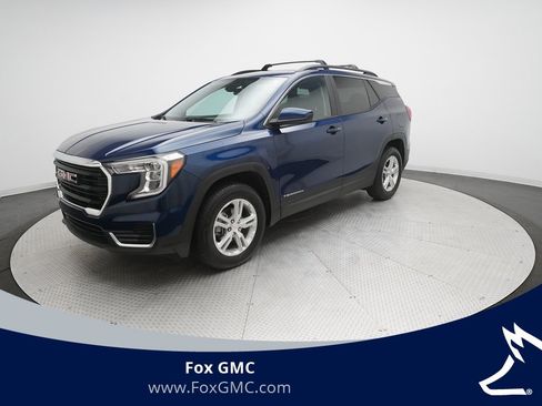 Used 2023 GMC Terrain SLE w/ Driver Convenience Package image 1