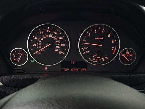 Used 2018 BMW 320i xDrive Sedan image 18