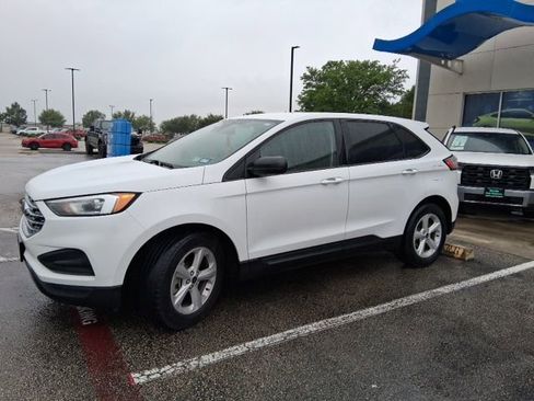Used 2021 Ford Edge SE FWD image 2