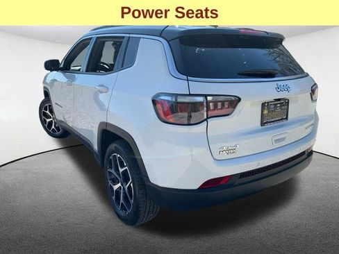 Used 2025 Jeep Compass Limited AWD/4WD image 10