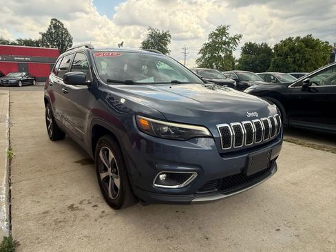 Used 2019 Jeep Cherokee Limited image 2