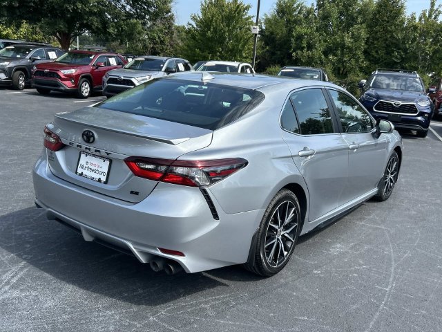 Used 2024 Toyota Camry SE FWD image 4