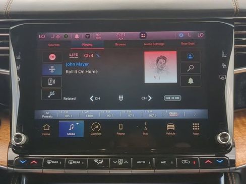 Used 2022 Jeep Grand Wagoneer Series III w/ Rear Seat Video Group 1 AWD/4WD image 22