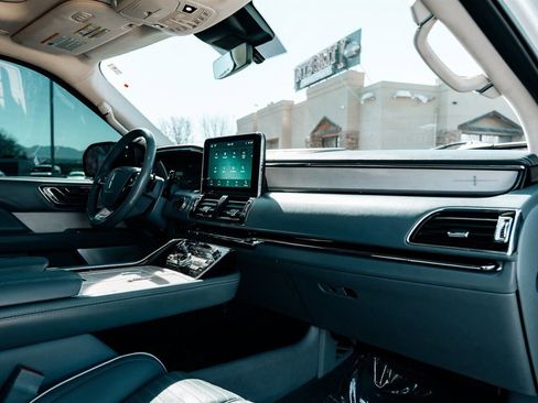 Used 2021 Lincoln Navigator Black Label w/ Cargo Convenience Package image 55