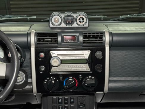 Used 2007 Toyota FJ Cruiser 4WD image 28