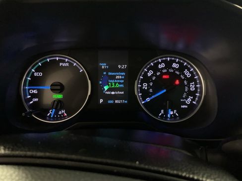 Used 2021 Toyota RAV4 LE AWD/4WD image 24