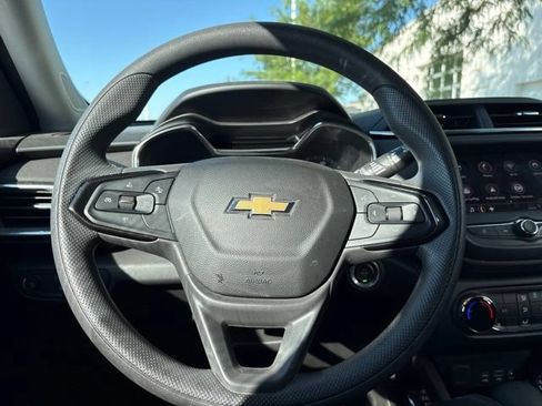 Used 2022 Chevrolet TrailBlazer LT FWD image 14