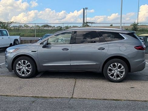 Used 2021 Buick Enclave Avenir w/ Avenir Technology Package AWD/4WD image 8