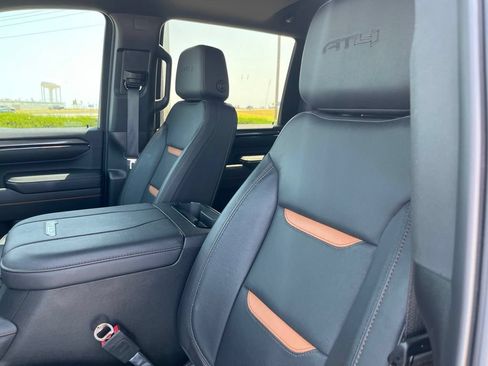 Used 2024 GMC Sierra 2500 AT4 w/ AT4 Premium Plus Package AWD/4WD image 12