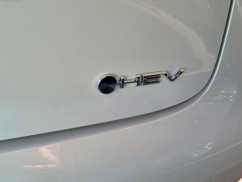 New 2026 Toyota Prius LE image 9