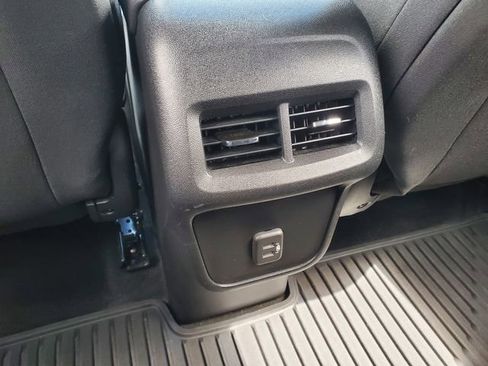 Used 2019 Chevrolet Equinox LT FWD image 26