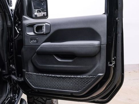 Used 2025 Jeep Wrangler Unlimited Rubicon 392 AWD/4WD image 91