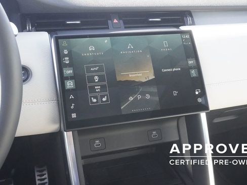 Used 2025 Land Rover Discovery Sport Dynamic SE image 15