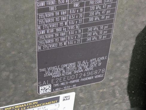 New 2026 Land Rover Defender 110 X-Dynamic SE image 19