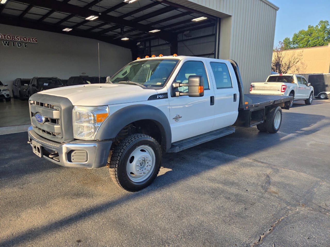 Used 2016 Ford F550 4x4 Crew Cab Super Duty image 9