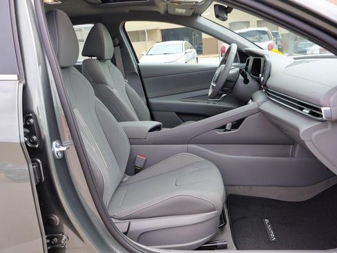 New 2026 Hyundai Elantra SEL Sport FWD image 8