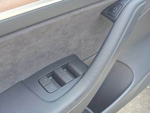 Used 2023 Tesla Model 3 Standard Range RWD image 23