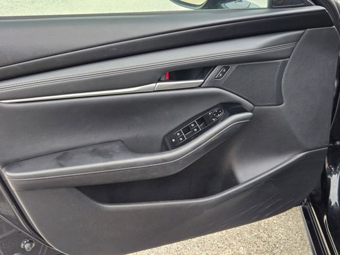 Used 2024 MAZDA MAZDA3 s FWD image 10