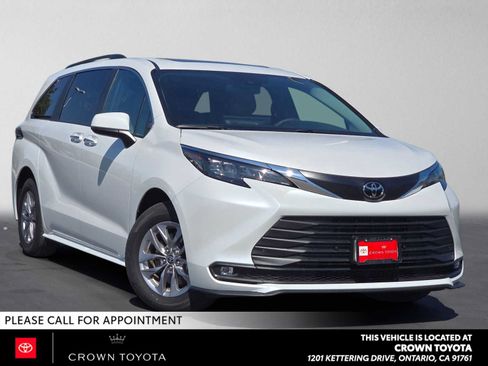 Used 2026 Toyota Sienna XLE FWD image 1
