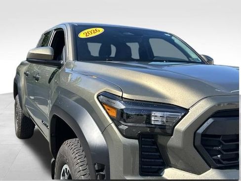 Certified 2026 Toyota Tacoma TRD Off-Road AWD/4WD image 8