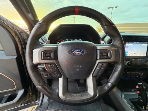 Used 2019 Ford F150 Raptor w/ Equipment Group 802A Luxury AWD/4WD image 9