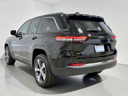 Used 2022 Jeep Grand Cherokee Limited 4xe w/ Luxury Tech Group II AWD/4WD image 17