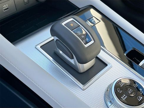 New 2025 Mitsubishi Outlander SEL image 33