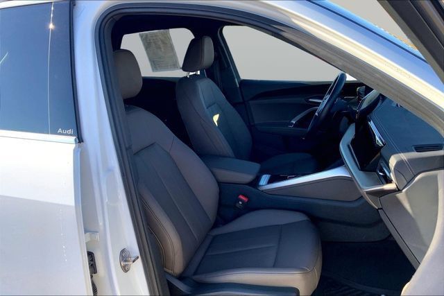 Used 2025 Audi Q5 Premium Plus w/ Premium Plus AWD/4WD image 7