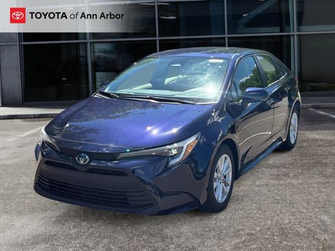Used 2023 Toyota Corolla LE w/ LE Convenience Package AWD/4WD image 2