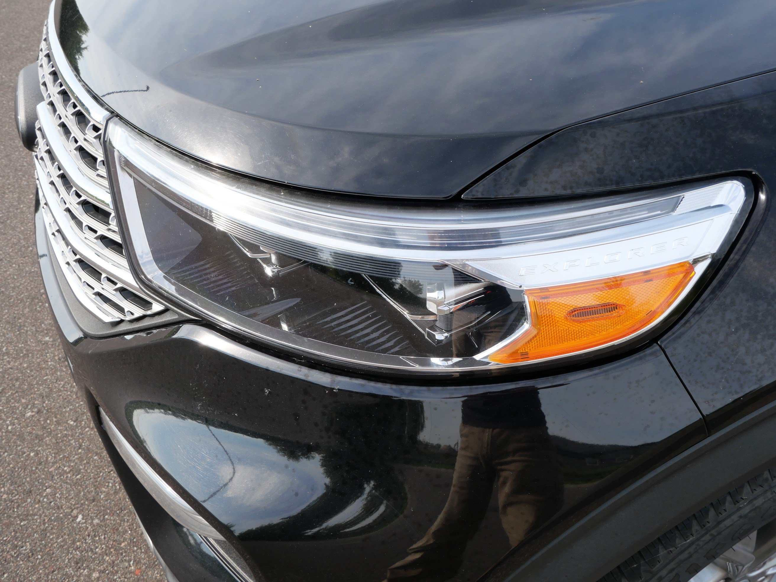Used 2023 Ford Explorer Limited AWD/4WD image 15
