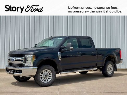 Used 2018 Ford F250 XLT AWD/4WD image 1