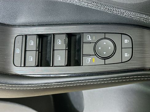 Used 2023 Nissan Rogue SV FWD image 15