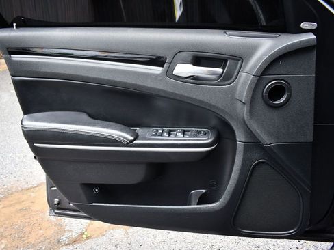 Used 2019 Chrysler 300 S image 19