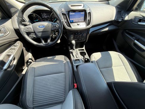 Used 2017 Ford Escape SE w/ Equipment Group 201A AWD/4WD image 26