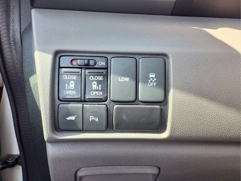 Used 2015 Honda Odyssey Touring Elite image 15