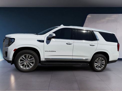 Used 2023 GMC Yukon SLT w/ SLT Luxury Package image 2