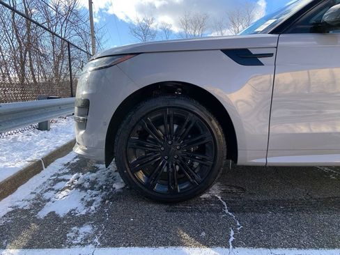 New 2026 Land Rover Range Rover Sport Dynamic SE image 9