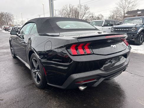 Used 2025 Ford Mustang Premium image 9